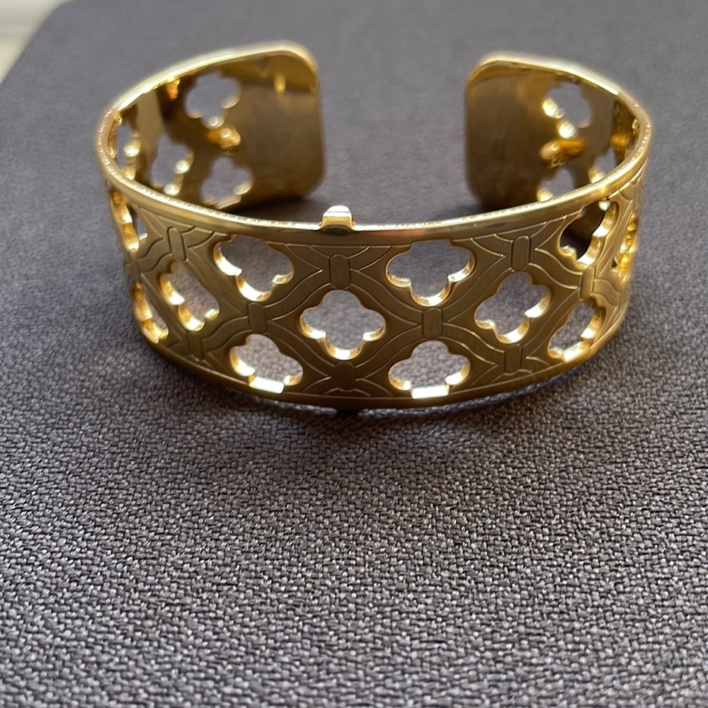 Cristo cuff.